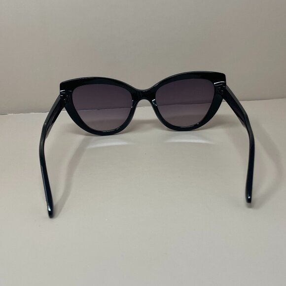 Minue | Aretha Sunglasses in Black - Picture 4 of 8